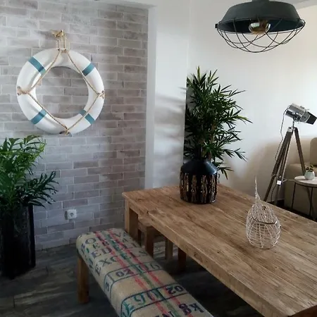 Beach Warehouse S.pedro * Estoril